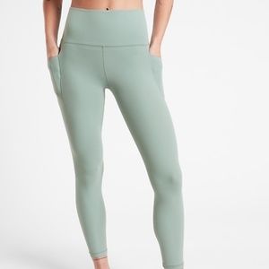 Athleta Salutation Stash Pocket II 7/8 Tight Leggings